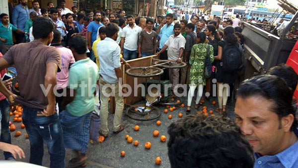 ನಗರಸಭೆ ತೆರವು ಕಾರ್ಯಾಚರಣೆ: 4 ತಳ್ಳುಗಾಡಿಗಳು ವಶಕ್ಕೆ